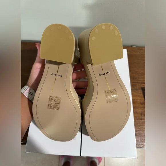 Dolce Vita Ella Platform Heel - Picture 8 of 8